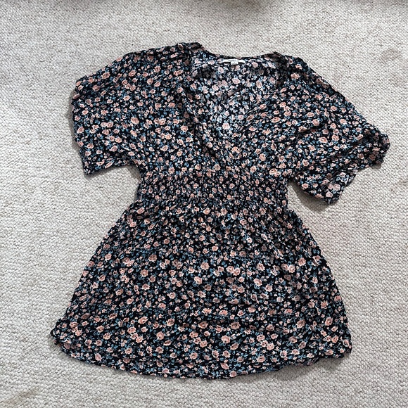 O'Neill Dresses & Skirts - O'Neill Floral Dress